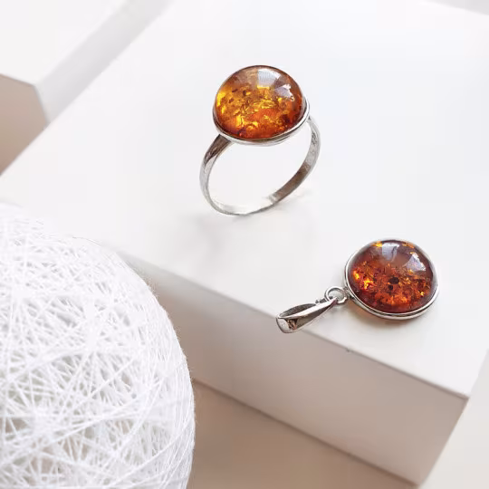 Collana in ambra naturale color cognac, argento 925, lunghezza regolabile 42+3 cm