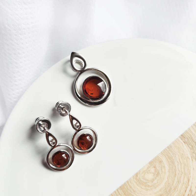 Pendentif en ambre cognac naturel, argent 925 rhodié, diamètre 1,5+1 cm