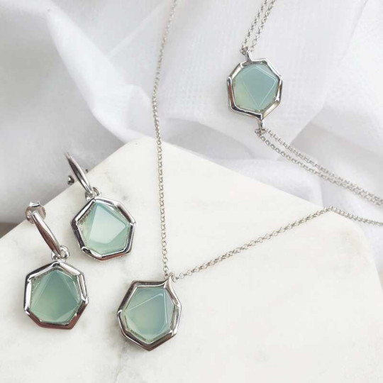 Boucles d'oreilles pendantes en agate bleue irréguliere, en argent 925 rhodié