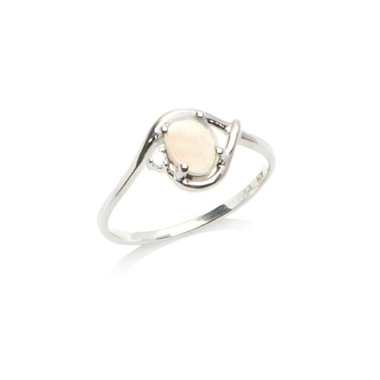 Anillo ovalado de ópalo y óxido de circonio, en plata 925 rodiada