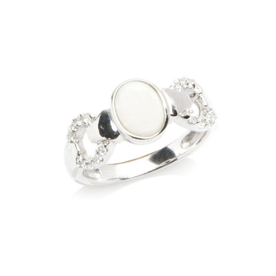 Anillo ovalado de ópalo y óxido de circonio, en plata 925 rodiada