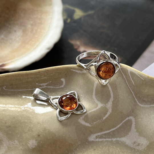 Anello a forma di fiore in ambra naturale color cognac, argento 925