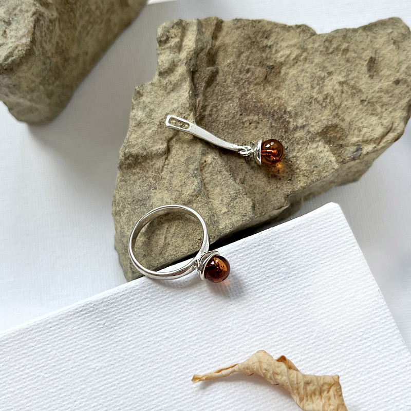 Bague en ambre cognac naturel de la mer Baltique boule, en argent 925