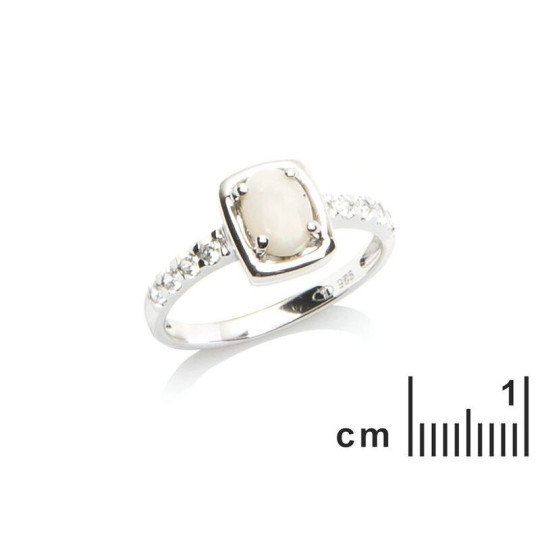 Anello ovale in opale e ossido di zirconio, in argento 925 rodiato