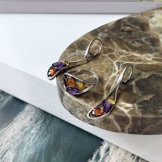 Multi-stone ring in amethyst and amber, in rhodium-plated 925 silver