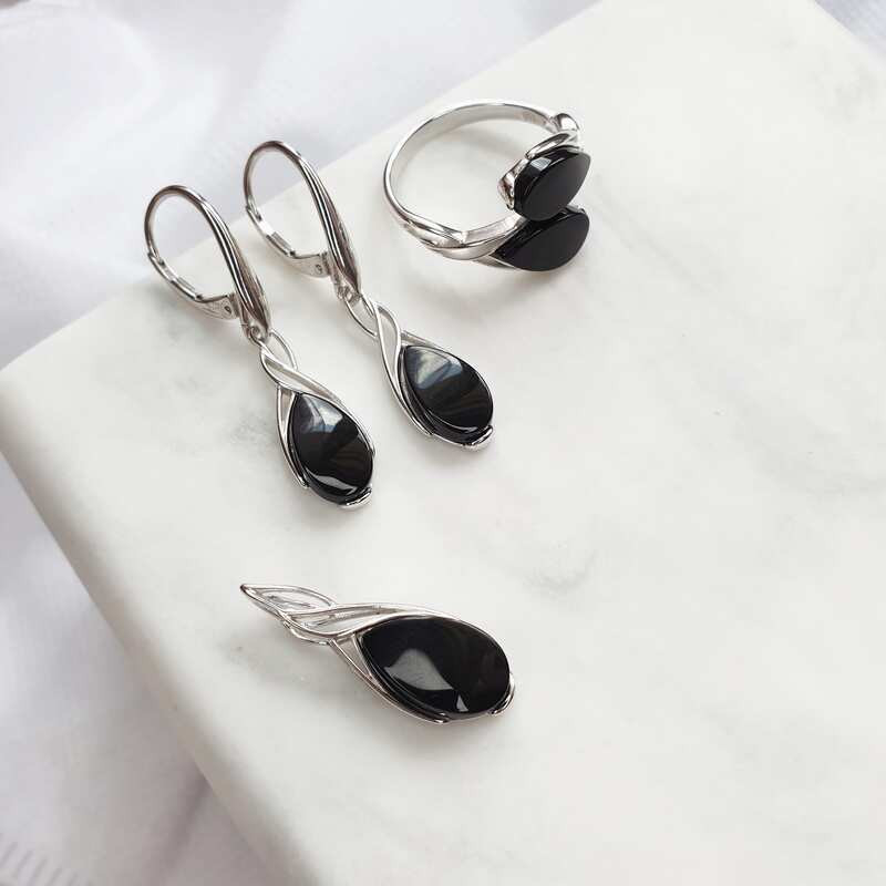 Anillo de gota de ágata negra natural, en plata 925 rodiada