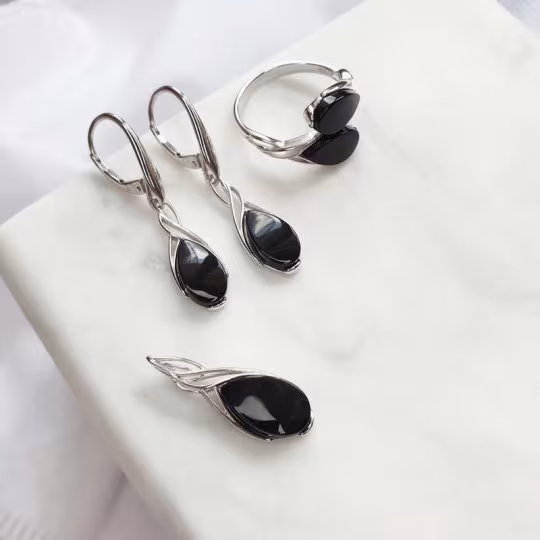 Bague en agate noire naturelle goutte, en argent 925 rhodié
