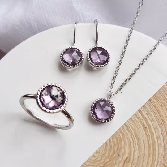 Bague en améthyste violette ronde, en argent 925 rhodié