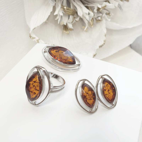 Anello ovale in ambra naturale del Mar Baltico color cognac, argento 925 rodiato