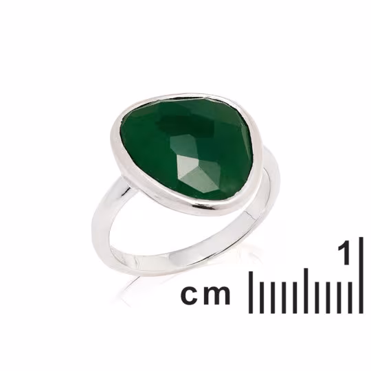 Anillo de aventurina verde natural irregular, en plata 925 rodiada