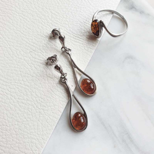 Bague en ambre cognac de la mer Baltique ovale, en argent 925 rhodié
