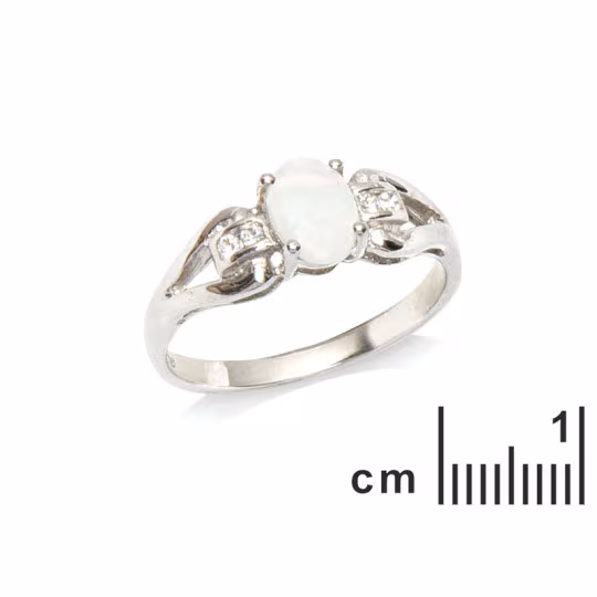 Anillo de ópalo y óxido de circonio, en plata 925 rodiada