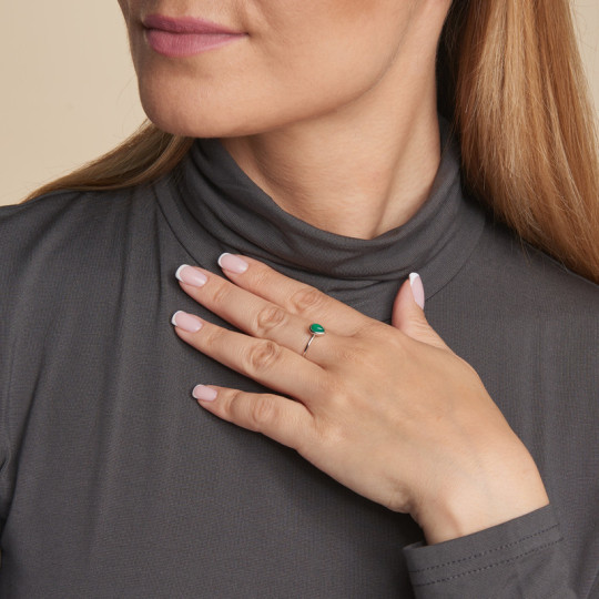 Anello a goccia in onice verde naturale, in argento 925 rodiato