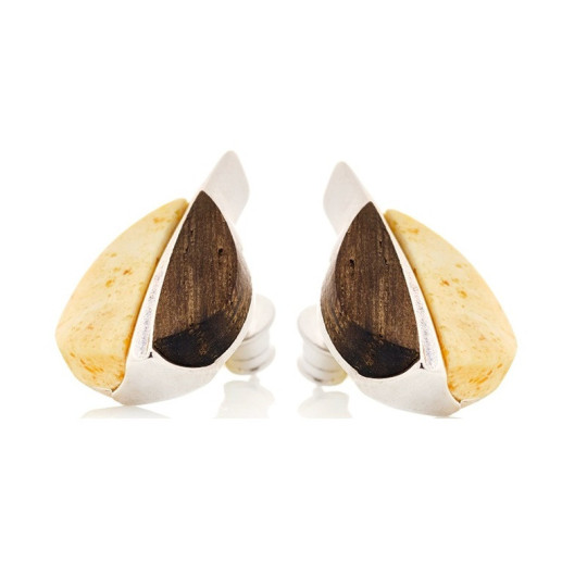 Clous d'oreilles en ambre irrégulier et chêne, en argent 925 rhodié