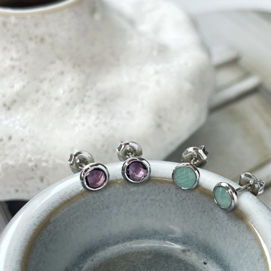Pendientes redondos de amatista morada, plata 925 rodiada.