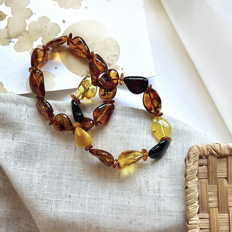 Pulsera de ámbar coñac natural del mar Báltico irregular, longitud 19 cm