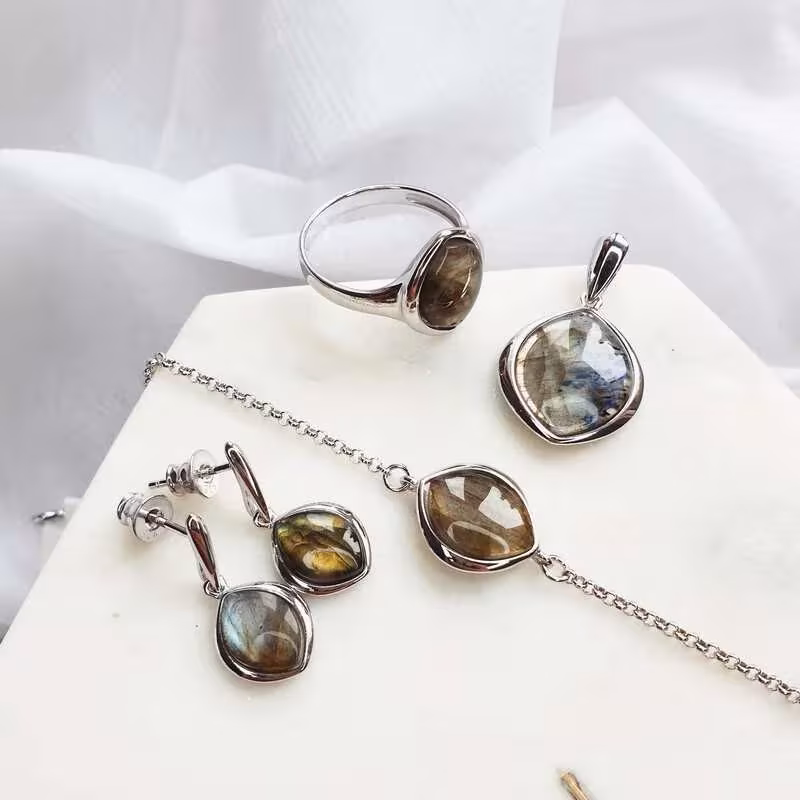 Joyas de labradorita