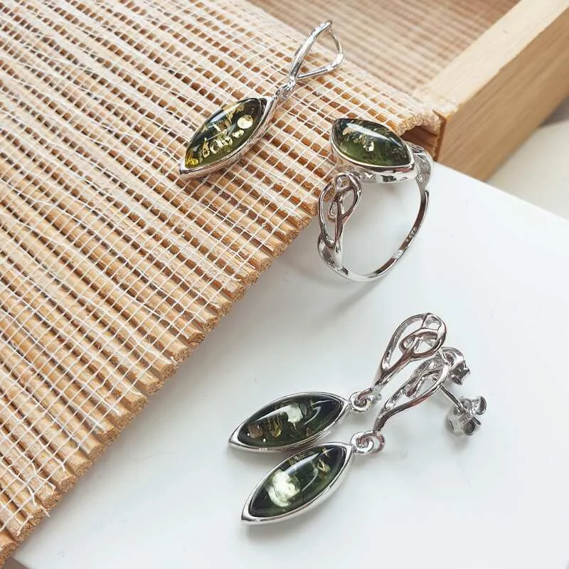 Bijoux en ambre vert